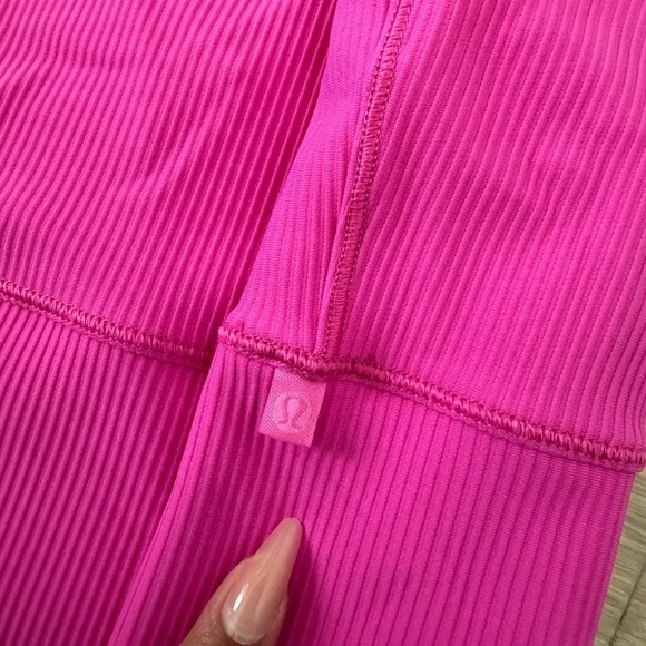 SOLD Lululemon Power Pivot Ribbed Tank Top - Picture 3 of 4